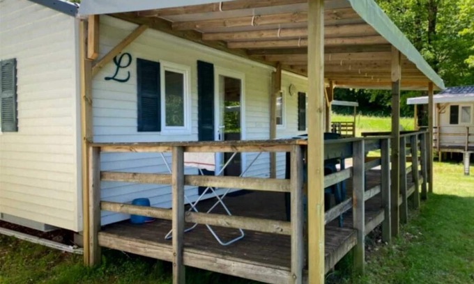 Vic-sur-Cere House | Camping - Piscine - ccbbdad