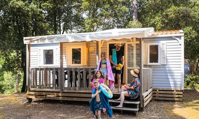 Jard-sur-Mer House | Campsite maeva Breathe Summer fragrances * - Mobil Home ESSENTIAL 4 Rooms 6 People + TV