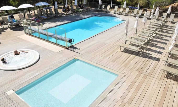 Castelnau-de-Guers House | Campsite Residential La Pinède * - Baltimore PREMIUM-2 bedrooms 40m2- *Clim, terrace, TV* 6 persons