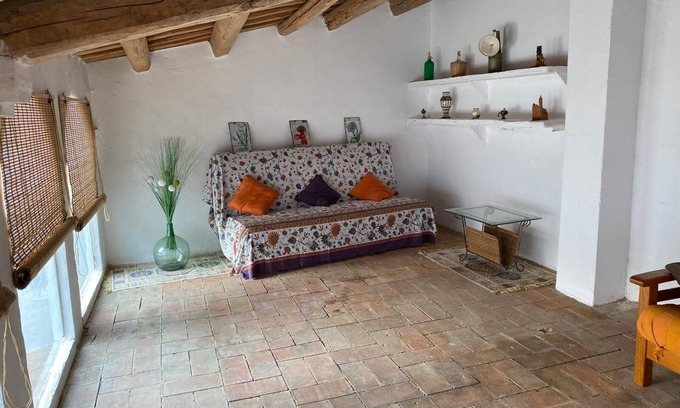 Llagostera House | Can Mateuet Seasonal Rental Housing