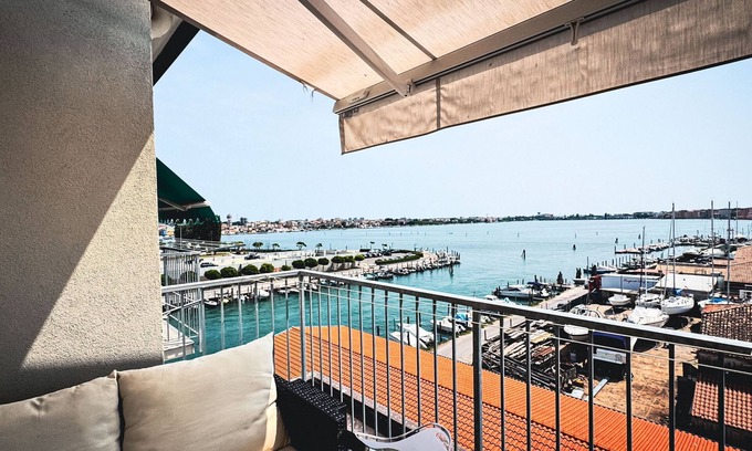 Chioggia Apartment | Canal Bellavista by Ca-sa Check