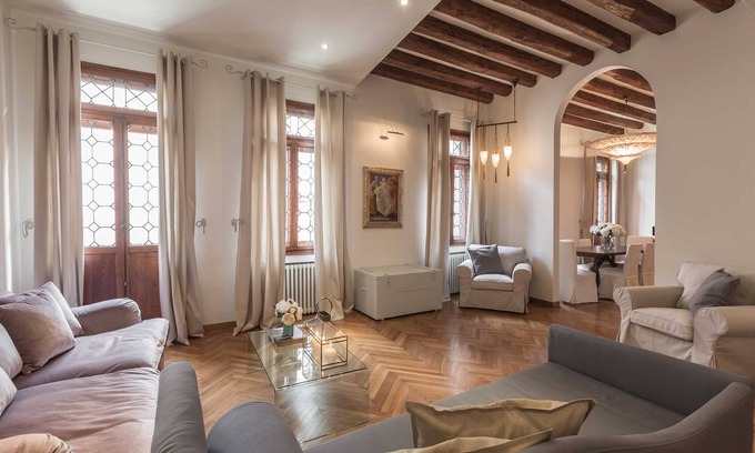 Castello Apartment | Canal View Venetian Style Apartment in Top Location