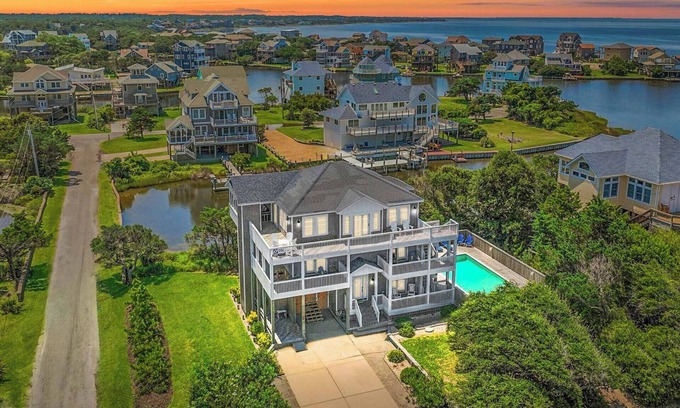 Brigands' Bay House | Canalfront - 5 Bedrooms, Private Pool, Hot Tub, Boat Dock