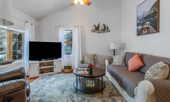 Gasport House | Canalside Haus Getaway