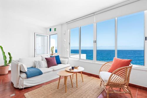 Santa Cruz de Tenerife Apartment | Canary casita next to the Atlantic Ocean