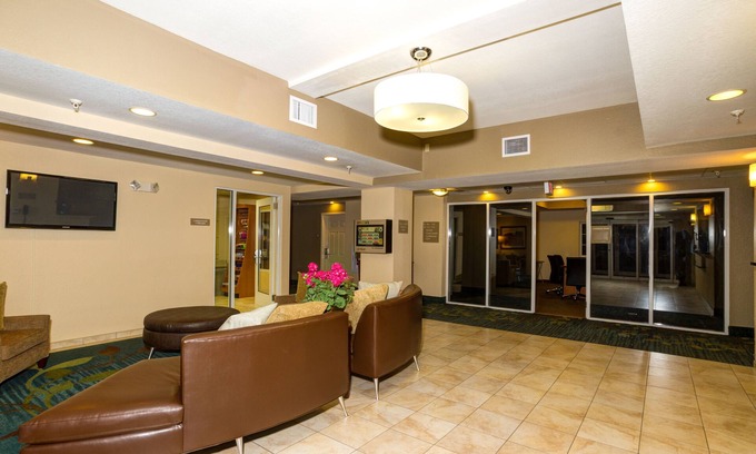 Fort Myers Hotel | Candlewood Suites Ft Myers I-75 by IHG