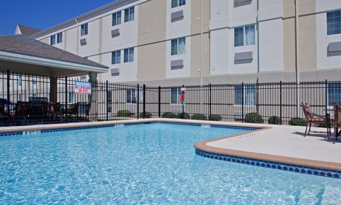 Nederland Hotel | Candlewood Suites Port Arthur/Nederland by IHG