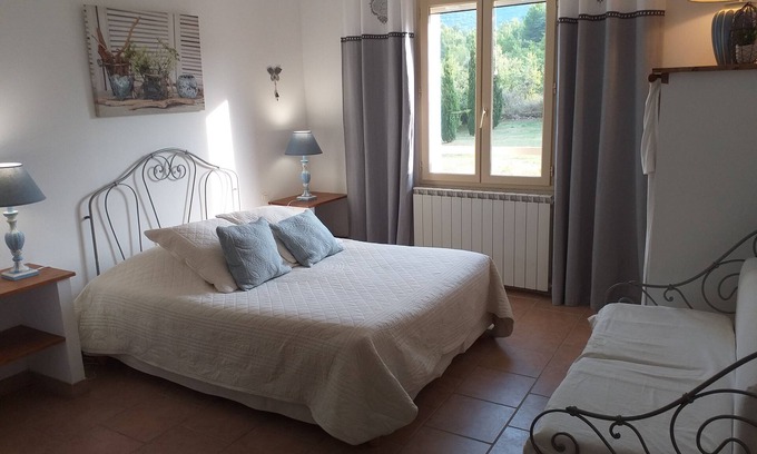 Lacoste House | Cante Grillet in provence at the foot of the Luberon Chambre ZORA