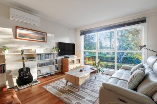 Canterbury House | Canterbury Comfort - Easy Living Close to City Links