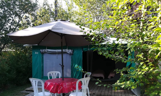 Manciet House | Canvas bungalow 4 people side terrace common