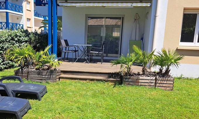 Capbreton Apartment | CAPBRETON Appar. T2 closed garden terrace, resid. quiet trees, 150m port