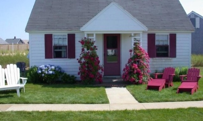 North Truro Cottage | Cape Cod Cottage, 2 Bedroom, Walk Thru Dunes to Sandy Beach
