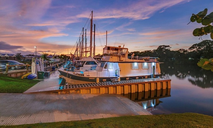 Merritt Island Condo | Cape Crossing Resort & Marina: Near Beaches & Orlando, Pet-Friendly!