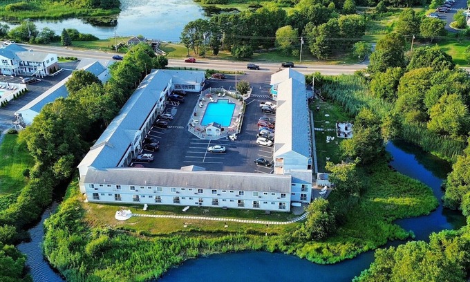 West Yarmouth Hotel | Cape Sands Inn