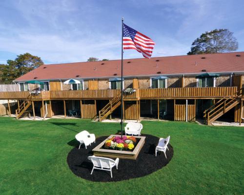 Hyannis Hotel | Cape Winds Resort