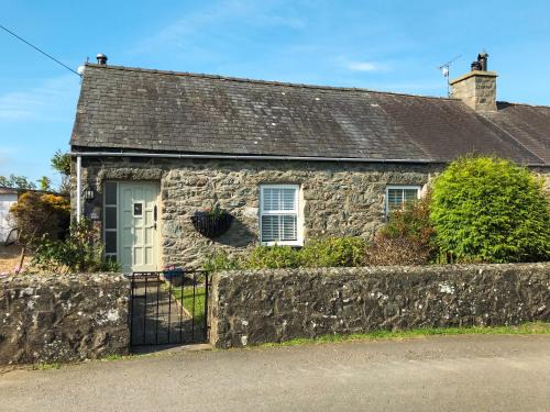 Tudweiliog House | Capel Berseba