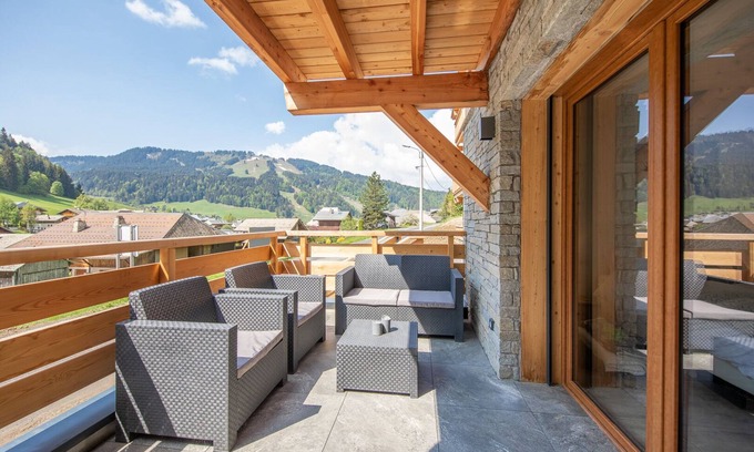 Morzine Apartment | CAPELLA - Morzine 2 bedroom Alpine Chalet Apartment