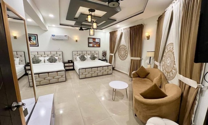 Islamabad Cabin | Capital Lodges