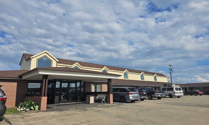 Marysville Hotel | Capital O Marysville Surf Motel Kansas