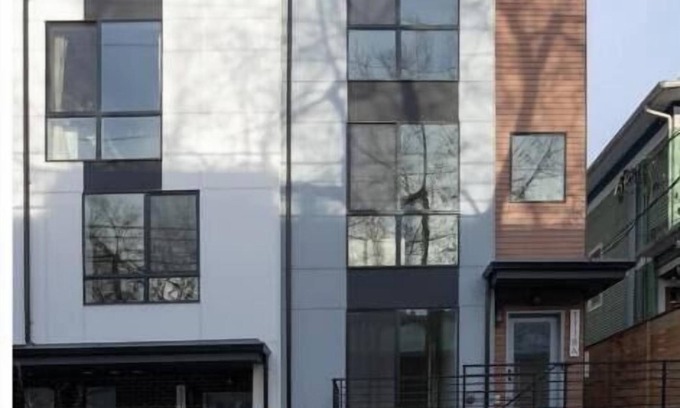 Minor House | Capitol Chill - Modern Luxury Townhouse