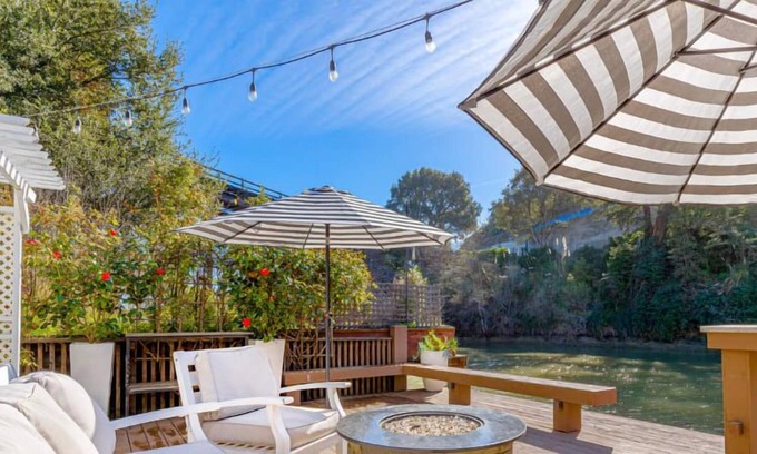 Capitola House | Capitola Riverfront Home with Parking