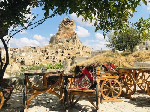 Ortahisar Bed & Breakfast | CAPPADOCİA ST.NİNO'S GARDEN