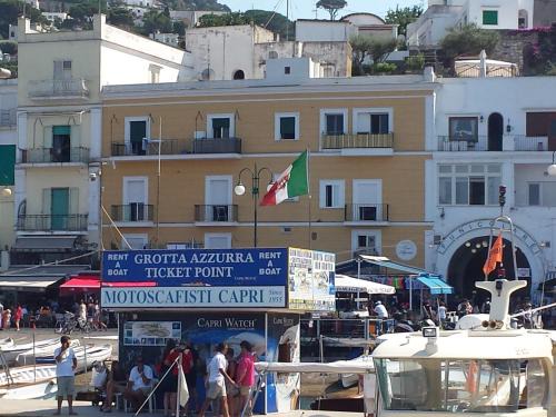 Marina Grande House | Capri Aquarium Family