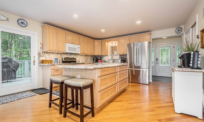 North Glade Hills House | Captain's Cove | Lakefront, Boat Slip Nearby