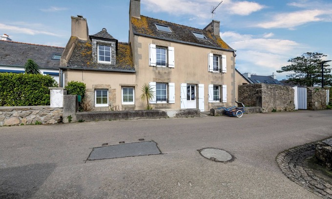Ile-de-Batz House | Captain's house on Ile de Batz, facing the sea