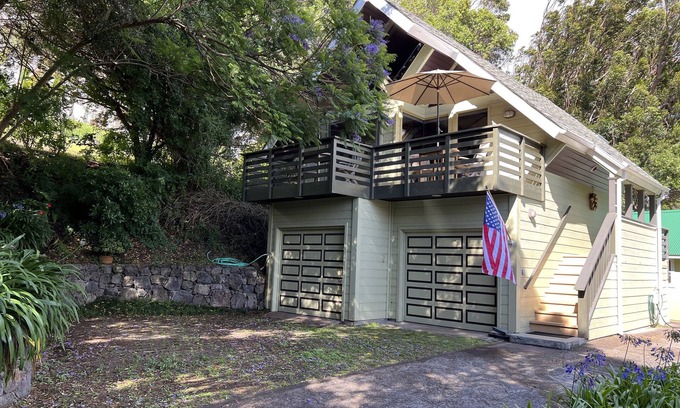 Waimea Cottage | Captain's Quarters Cottage on Kamuela's Nob Hill