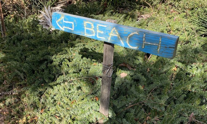 Willoughby Spit House | Captains Quarters by the Bay - Walk to the Beach with your Pet. Smart TV w/WIFI