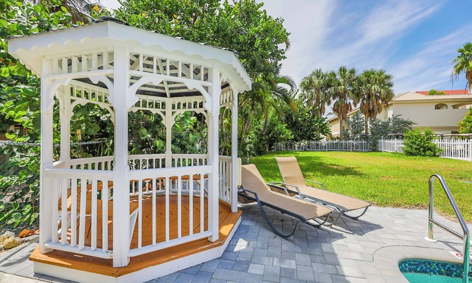 Captiva House | Captiva Condo on Andy Rosse Lane with Pool