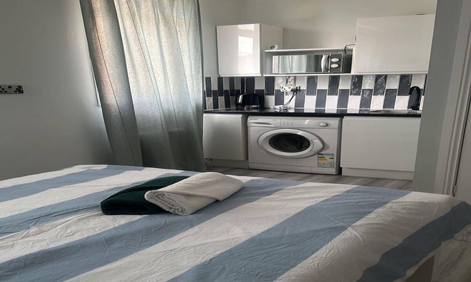 Southfield Apartment | Captivating 1-bed Apartment in London