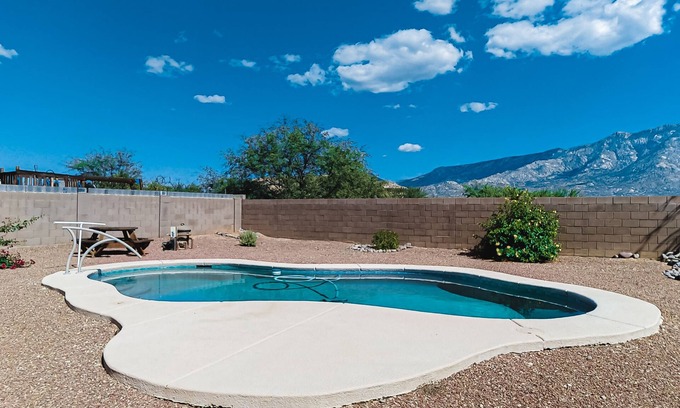 Black Horse House | Captivating desert home with private pool, game room, grill, backyard & W/D
