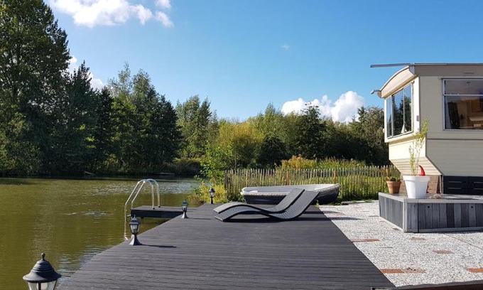 Ooltgensplaat Ski Chalet | Carafun aan het water Ooltgensplaat