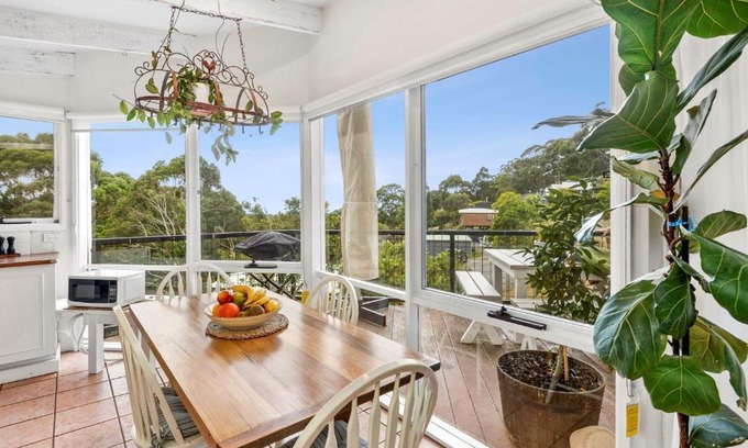 Lorne House | Carinya Cottage