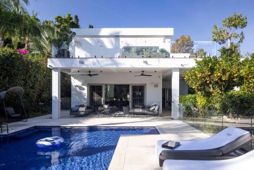 Kfar Shmaryahu Villa | Carmelo Tulip Villa