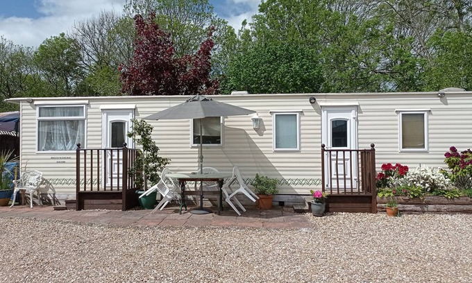 Chard Cottage | CARNABY, family friendly, character holiday cottage in South Chard