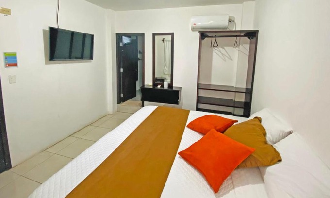 Bahia de la Academia House | Carpao Lodging Galapagos