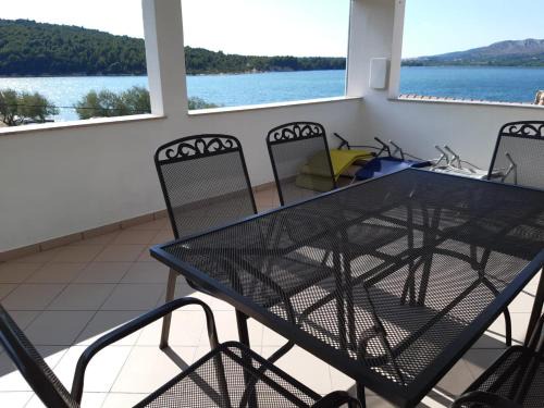 Jadrtovac Apartment | Carpe Diem