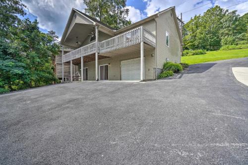 Caryville House | Caryville Home with Private Dock and Norris Lake Views