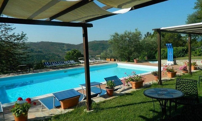 Monte Santa Maria Tiberina House | Casa Brina G: A characteristic and welcoming apartment that is part of an ancient country house made of stone, with Free WI-FI.