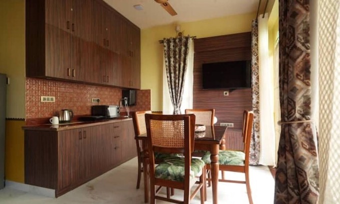 Cooke Town Apartment | 🌿 Casa Albela | Luxe 4BR Boho-Chic Suite with Balcony in Central Bangalore