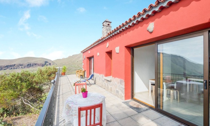 El Madronal Villa | “Casa Aloe” with Mountain View, Wi-Fi, Balcony, Terrace, Garden & Pool