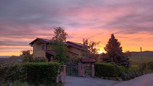 Diano d'Alba House | Casa Arcobaleno apartments-Room holiday home