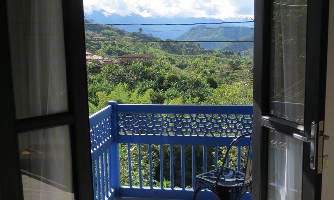 Jardin Bed & Breakfast | Casa Azul La Garrucha