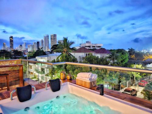 Manga House | Casa Bambu 4Floors Jacusi & View - nearby Old City