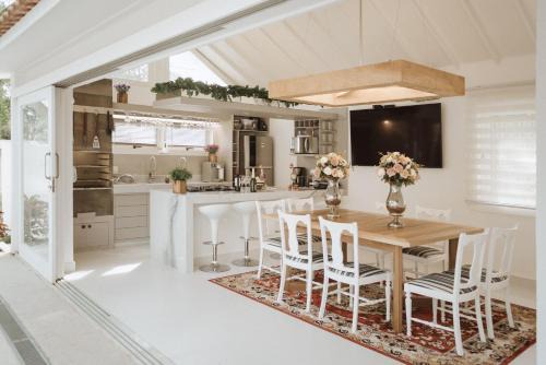 Village da Ferradura House | Casa Blanca Conforto Neoclásico, Búzios/RJ