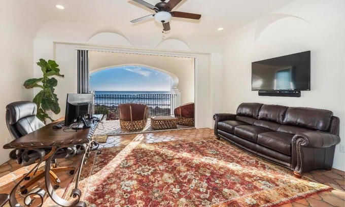 Carpinteria House | Casa Blanca