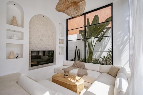 Batu Bolong Villa | Casa Blanche Canggu